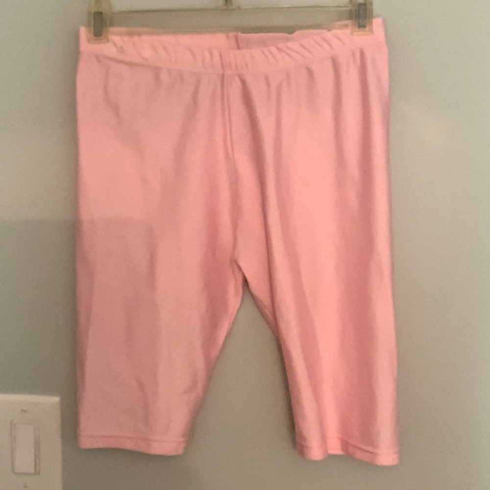 LADIES PINK LONG SHORTS FOR WORKOUTS LARGE